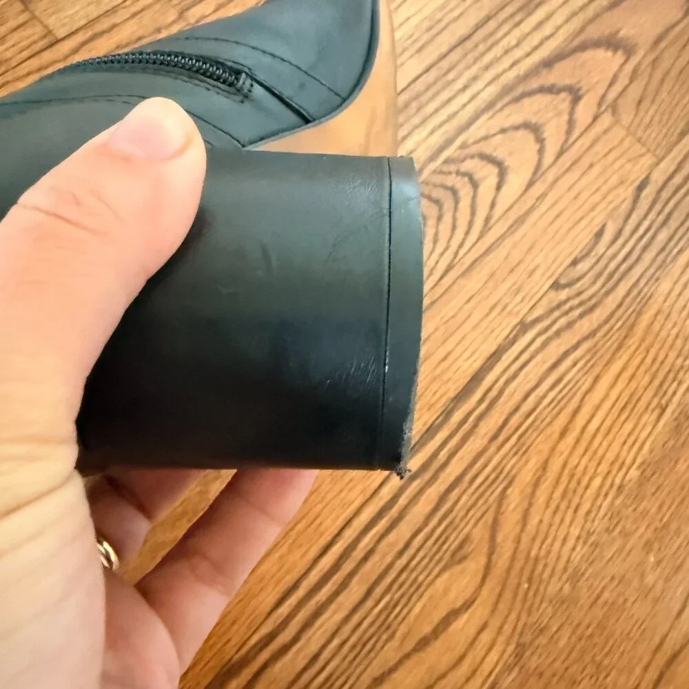 Intentionally Blank Carlton Booties, Size 38 aka 8W